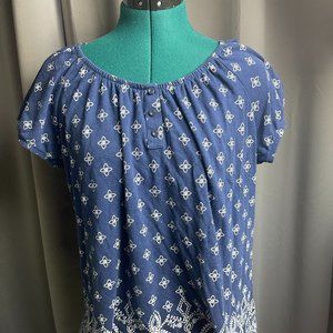 Size Medium Karen Scott navy blue and white designs blouse t shirt